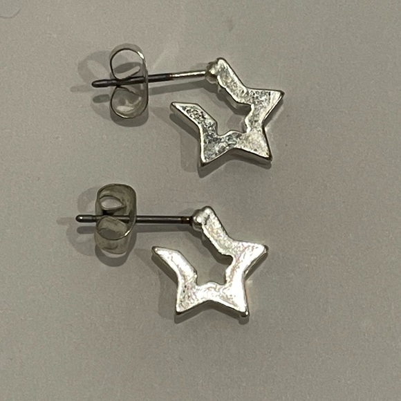 2/$9💥 Earring bundle - Picture 2 of 3